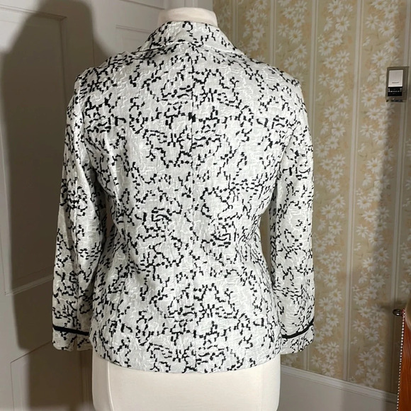 👀Chicos (nubby) Jacket 👀 - Picture 2 of 9